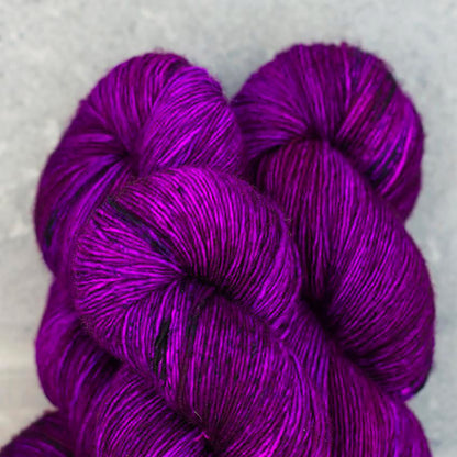Echeveau de Twist Light de MadelineTosh coloris Wino Forever
