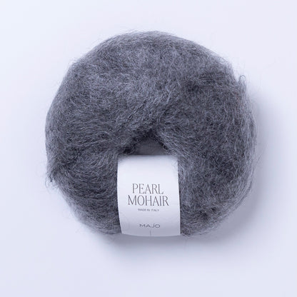 Pelote de Pearl Mohair de Majo Garn, coloris 602 Charcoal