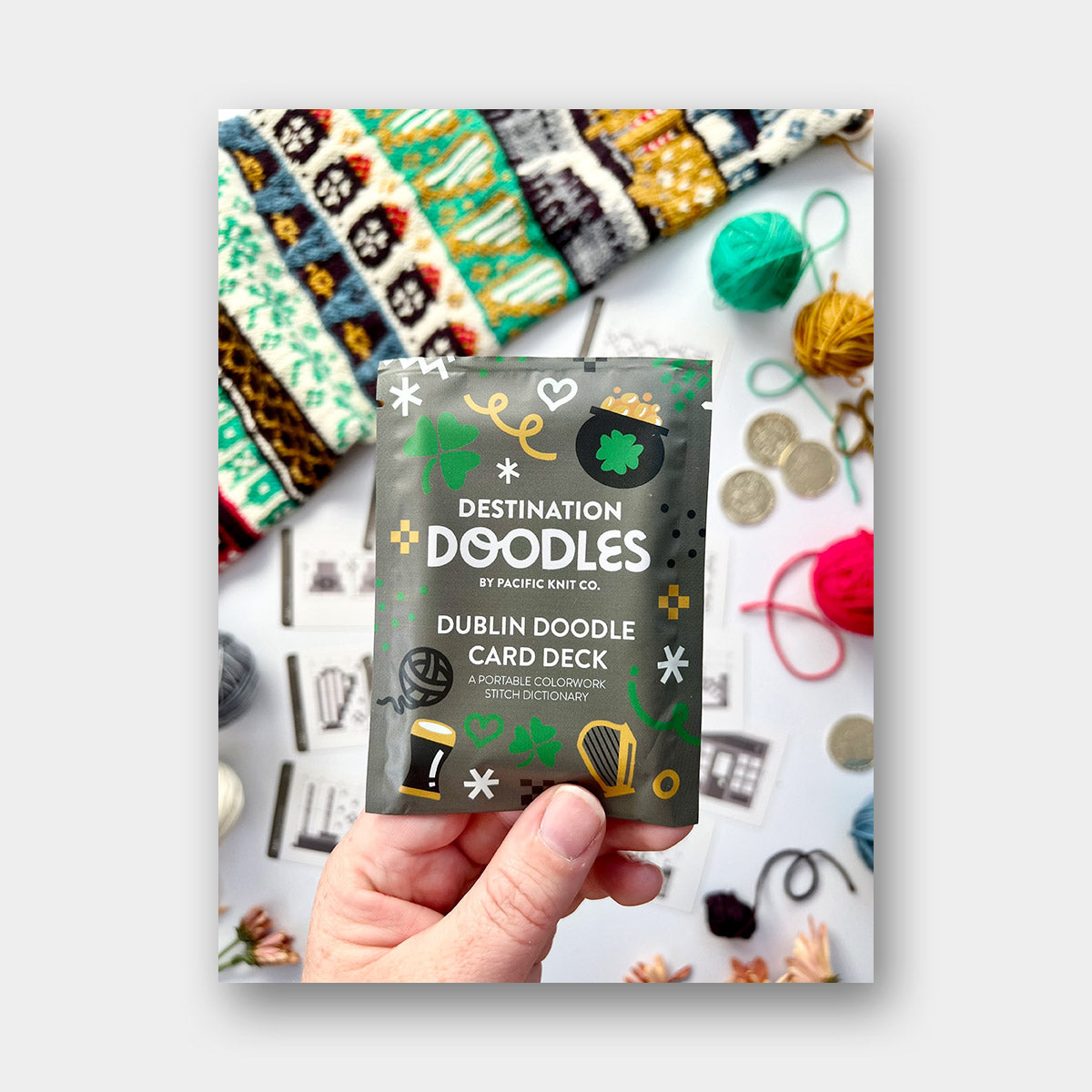 Doodle Card Deck de Pacific Knits Co, modèle Dublin (foil pack)