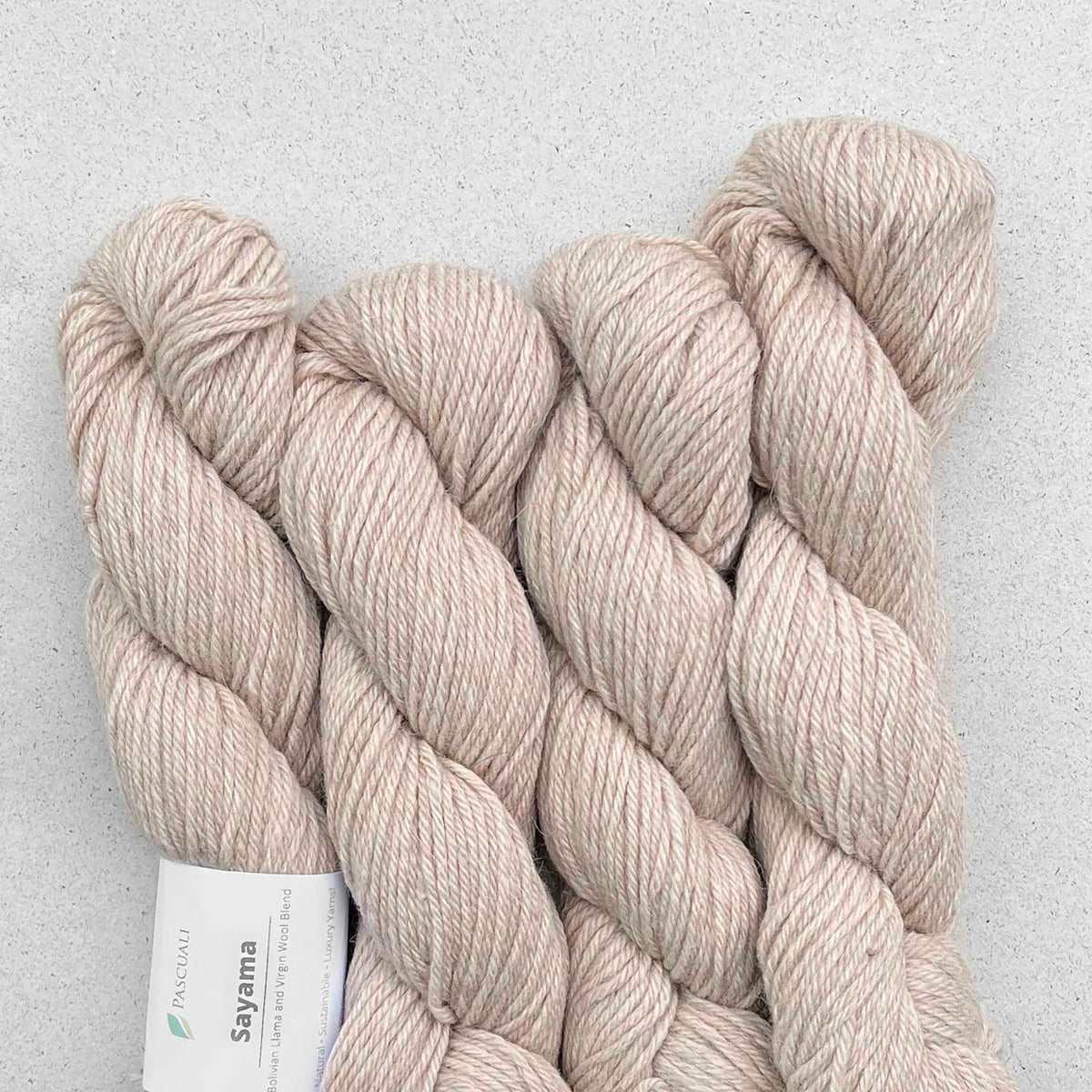 Echeveaux de Sayama de Pascuali coloris 307 Cream