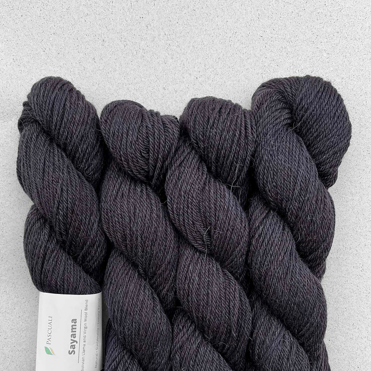 Echeveaux de Sayama de Pascuali coloris 312 Black