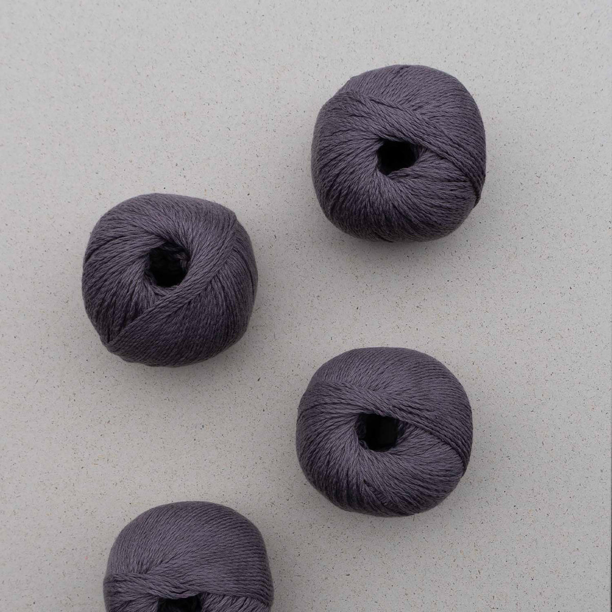 Pelotes de Sole de Pascuali coloris 103 Lead
