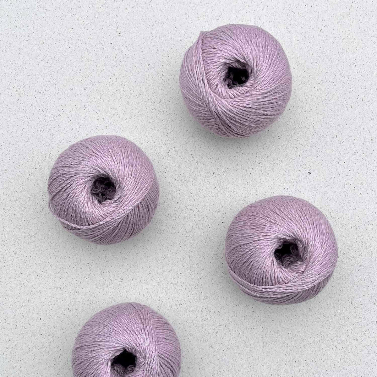 Pelotes de Sole de Pascuali coloris 111 Mauve