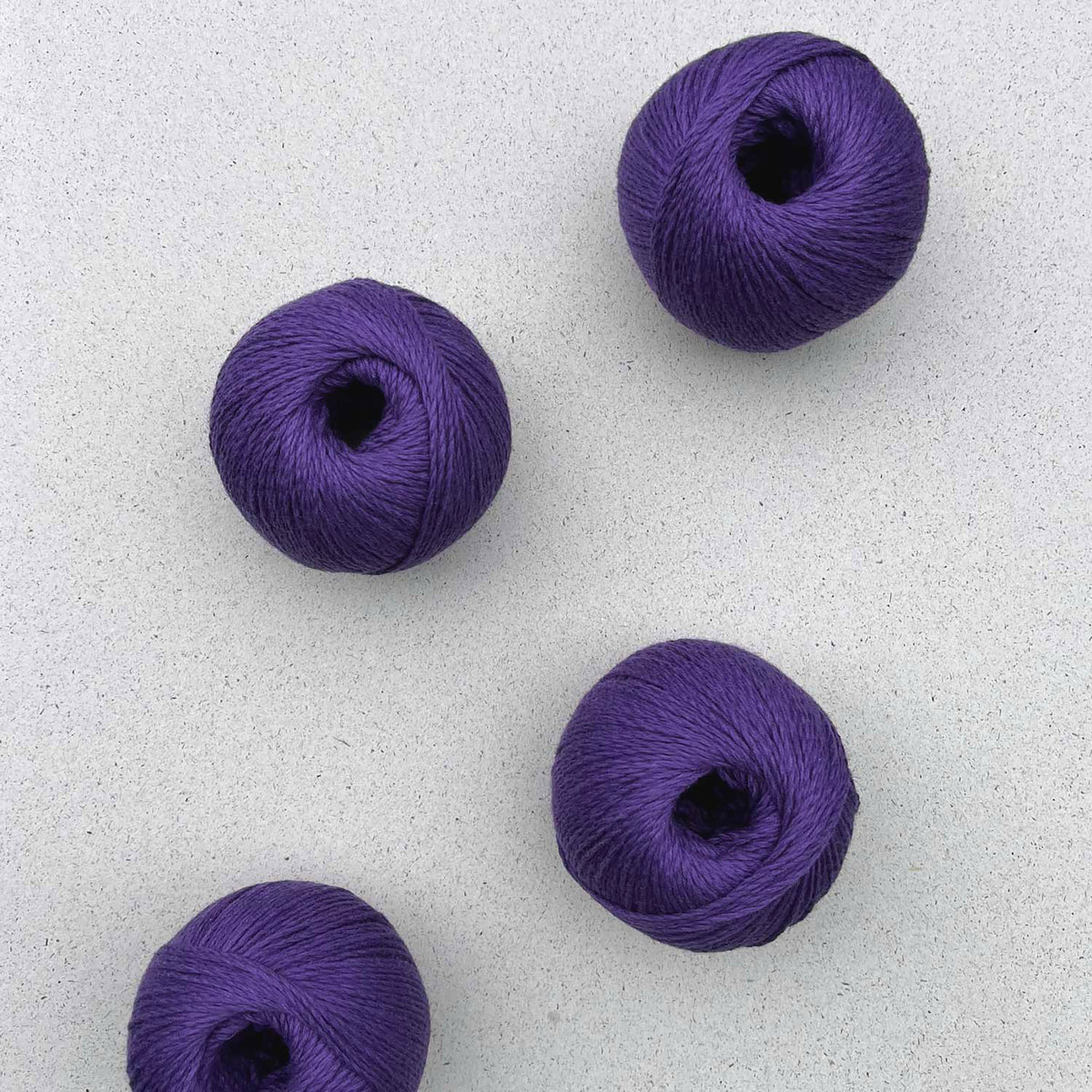 Pelotes de Sole de Pascuali coloris 112 Grape