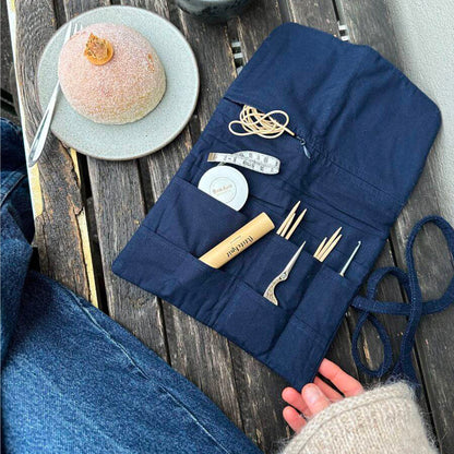 Pochette à aiguilles "Needle Case" de PetiteKnit, coloris Night Sky