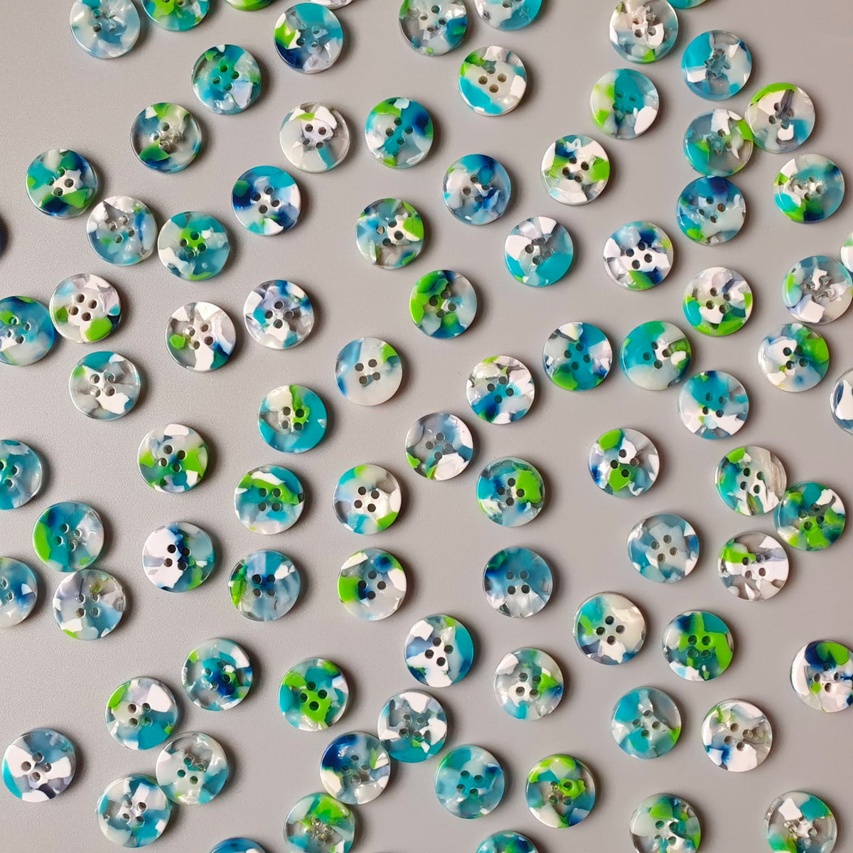 Boutons Pigeon Wishes, modèle April Showers, diamètre 15mm