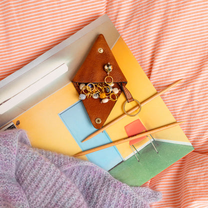 Porte-clés "Triangle" P030 de Re:Designed, coloris Burned Tan
