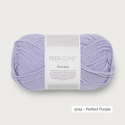 Pelote de Peer Gynt de Sandnes Garn, collection Petite Knit, coloris 5012 Perfect Purple