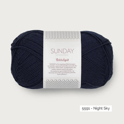 Pelote de Sunday de Sandnes Garn, collection Petite Knit, coloris 5591 Night Sky