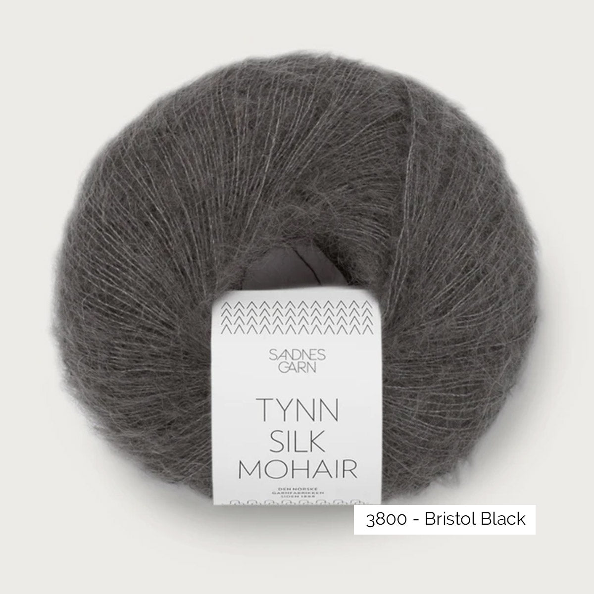 Pelote de Tynn Silk Mohair de Sandnes Garn coloris 3800 Bristol Black
