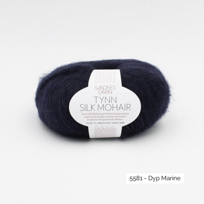 Pelote de Tynn Silk Mohair de Sandnes Garn coloris 5581 Dyp Marine
