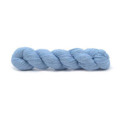Echeveau de bourette de soie de Spun Silk Yarns, coloris 130 Dove Tail