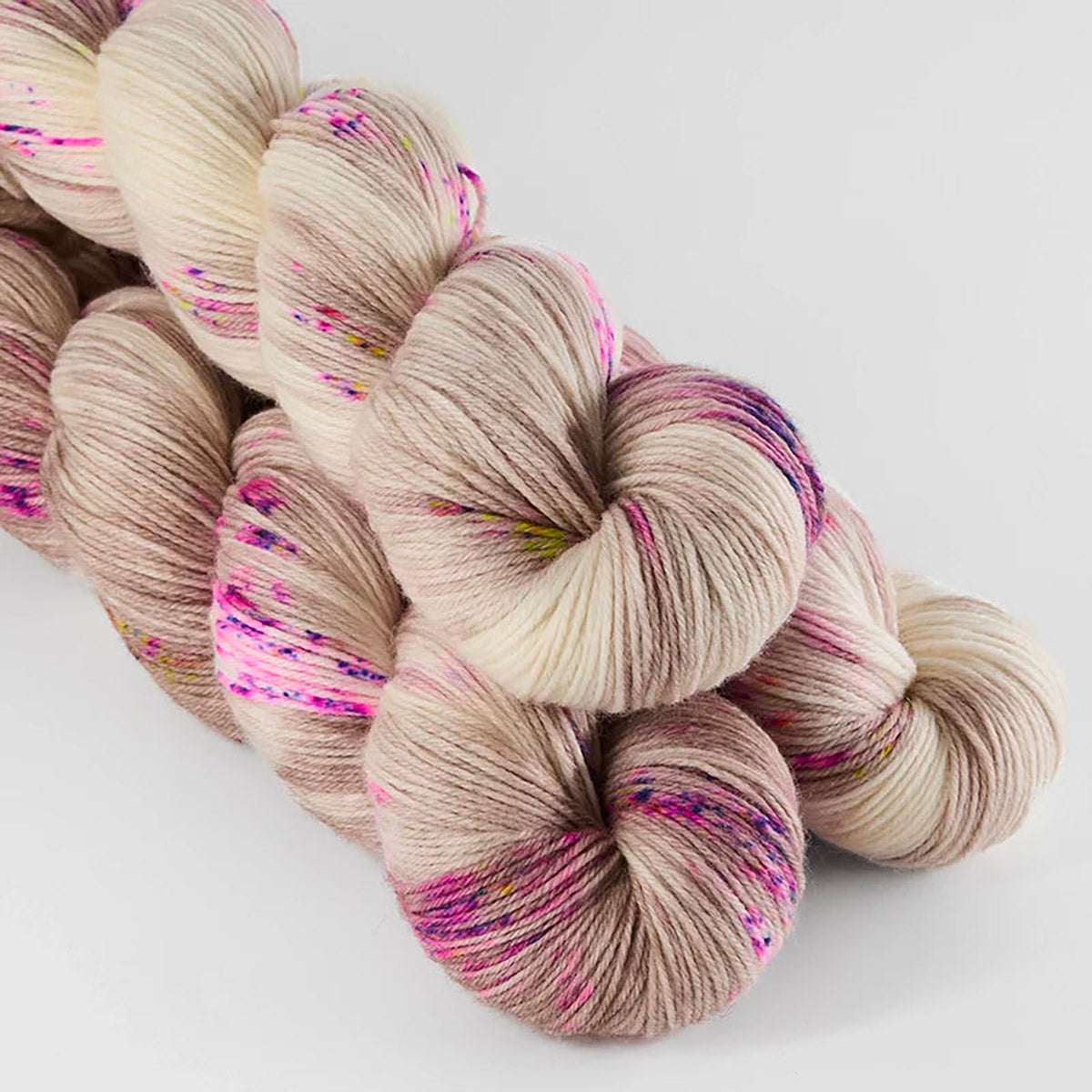 Echeveaux de Cashmere Sock de Sysleriget coloris Dazzling Purple