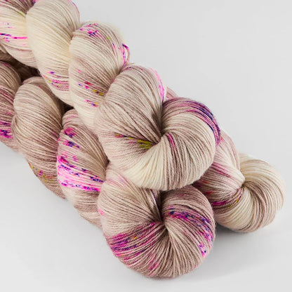 Echeveaux de Cashmere Sock de Sysleriget coloris Dazzling Purple