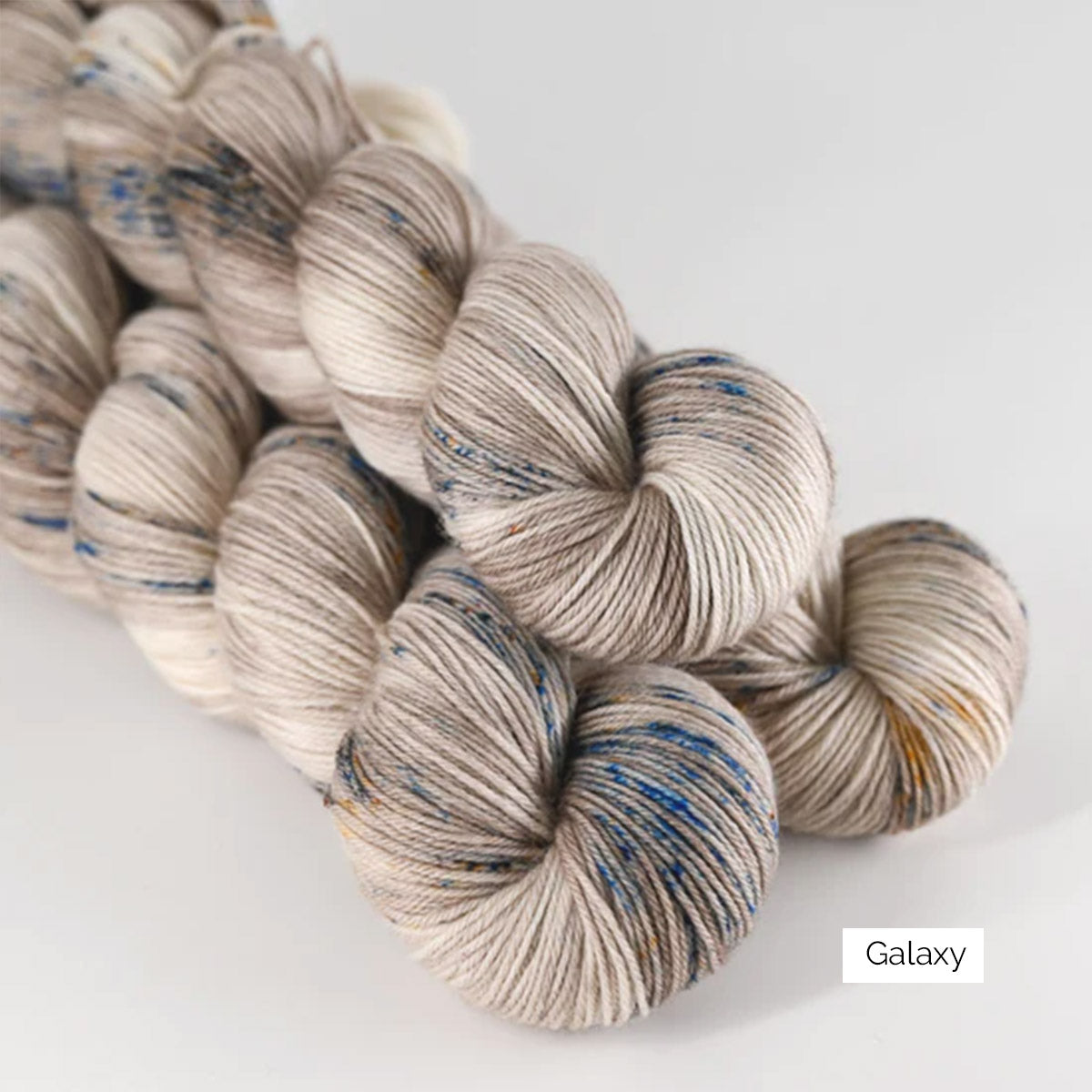 Echeveau de Cashmere Sock de Sysleriget coloris Galaxy