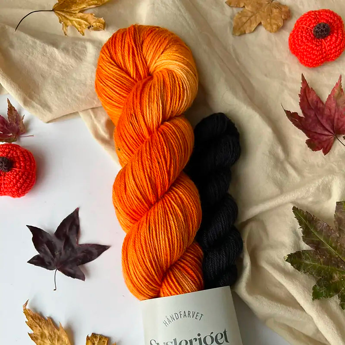 Kit écheveau + mini de Cashmere Sock de Sysleriget coloris Trick or Treat