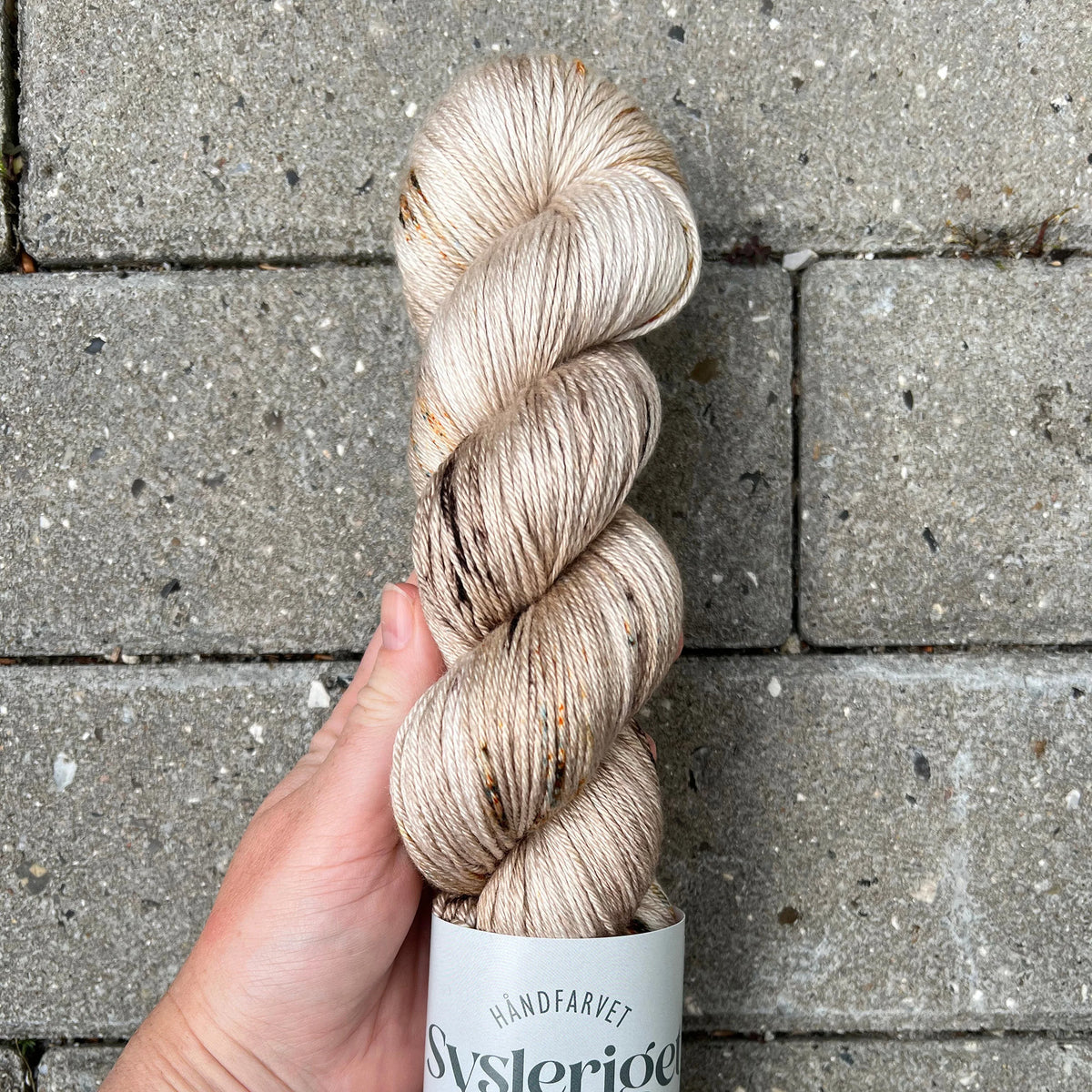 Echeveau de Merino Silk de Sysleriget coloris Chocolate Chip