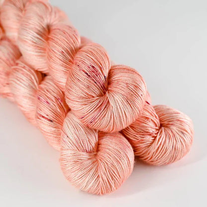 Echeveaux de Pure Silk de Sysleriget coloris Coral Cure