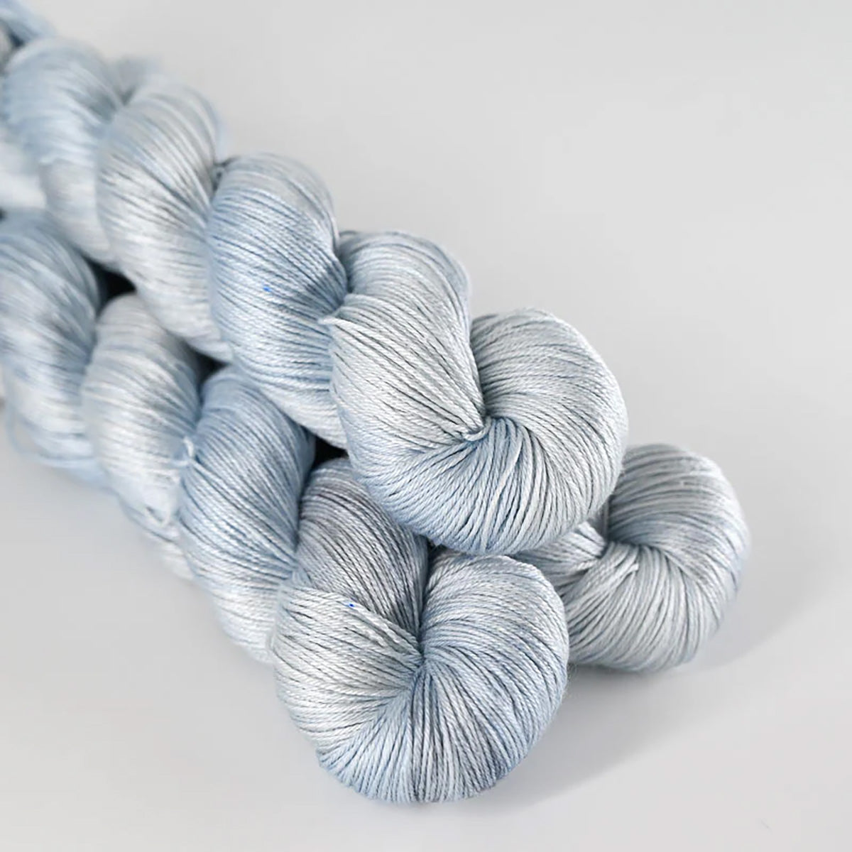 Echeveaux de Pure Silk de Sysleriget coloris Glacier