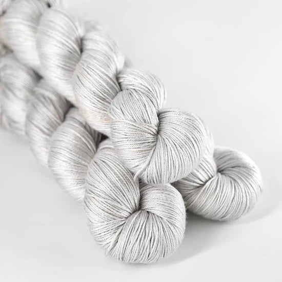 Echeveaux de Pure Silk de Sysleriget coloris Silver Edition