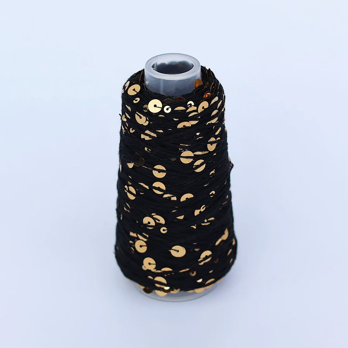 Cone de Sequins de Sysleriget, coloris 07 Gold and Black (Sortguld)