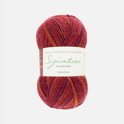 Pelote de Signature 4-Ply de West Yorkshire Spinners (WYS), coloris 1295 Mulled Wine (Sparkle)