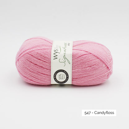 Pelote de Signature 4ply de West Yorkshire Spinners (WYS) coloris 547 Candyfloss