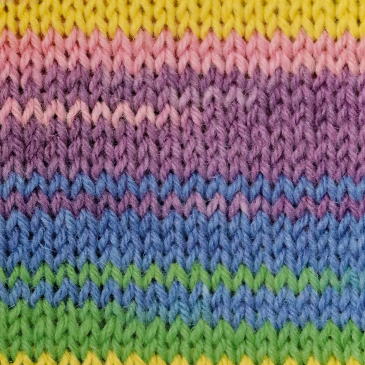 Signature 4ply de West Yorkshire Spinners (WYS), collection Winwick Mum, coloris 872 Wild Flower